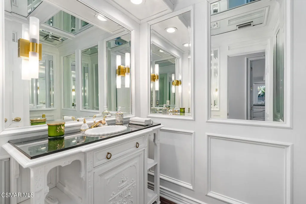 31640 Saddletree Drive, Westlake Village, California 91361 home-pic-5